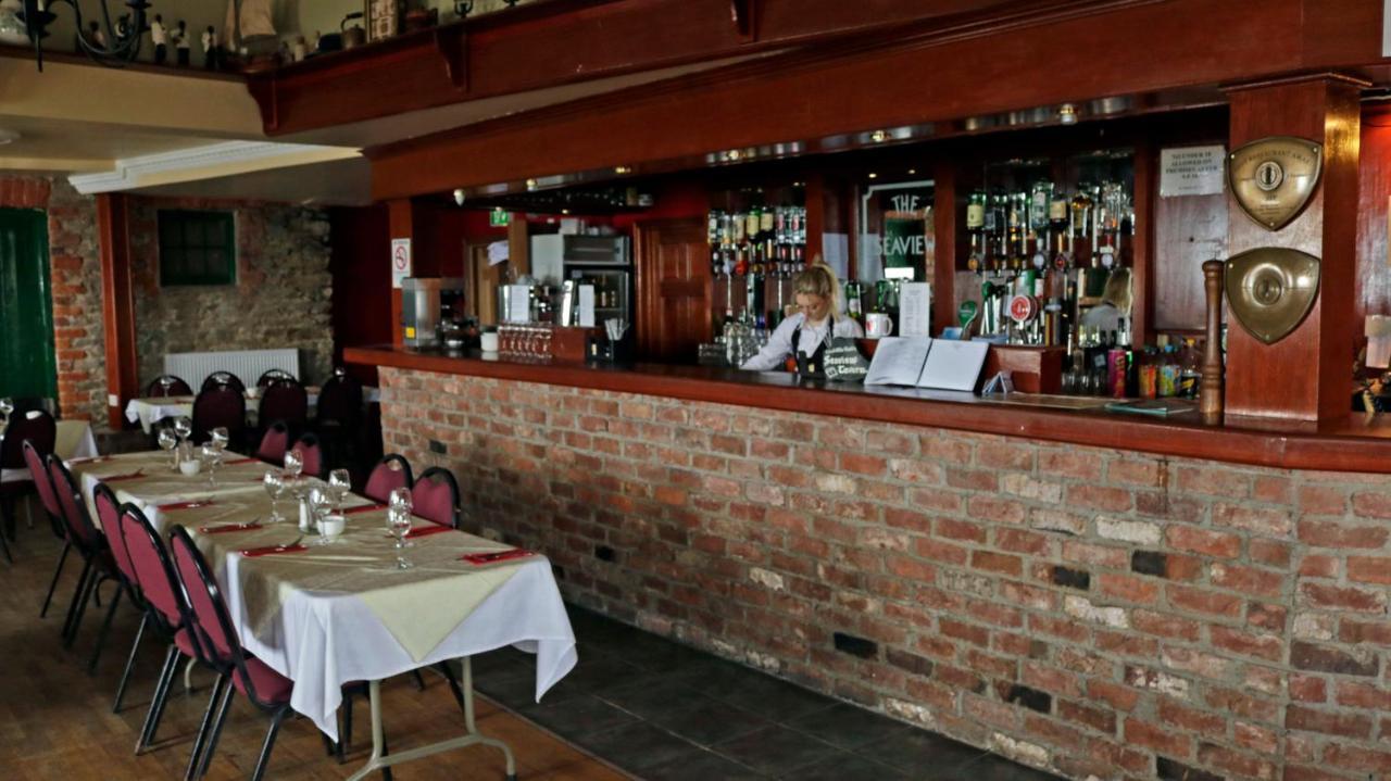 Ballygorman The Seaview Tavern מראה חיצוני תמונה